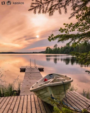 Beautiful and spacious lakeside cottages